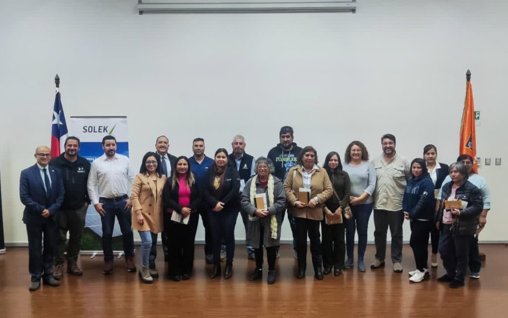 Facultad de Ingeniería de la UTarapacá y SOLEK Chile realizan charla sobre energía fotovoltaica a vecinos y vecinas del sector norte de Arica