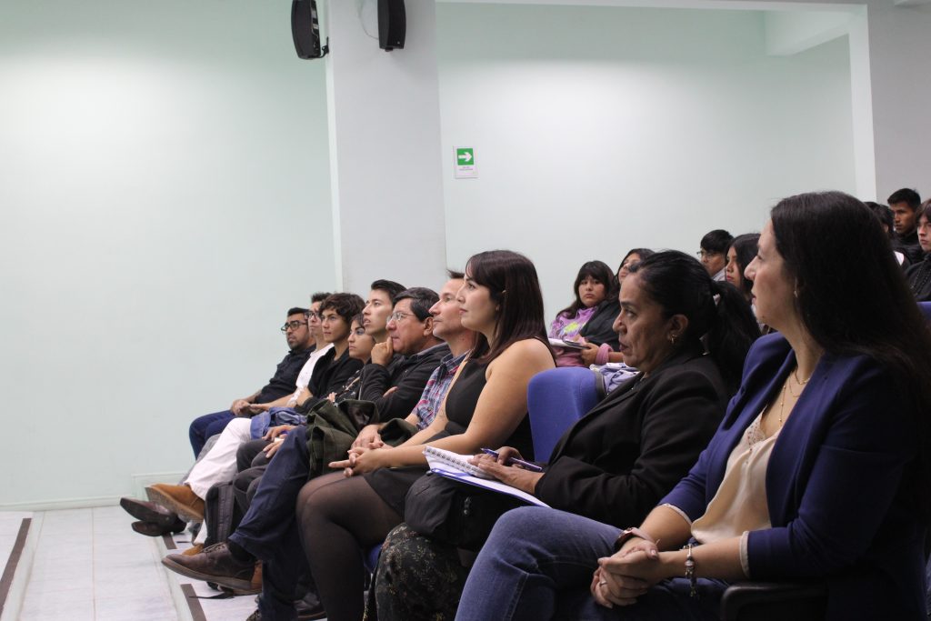 Equipos OTL e Ingeniería 2030 durante la charla