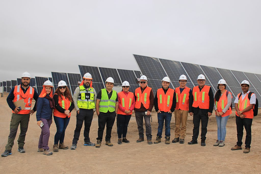 Energía renovable para la región: representantes de la Facultad de Ingeniería de la UTarapacá visitaron el Parque Fotovoltaico Willka