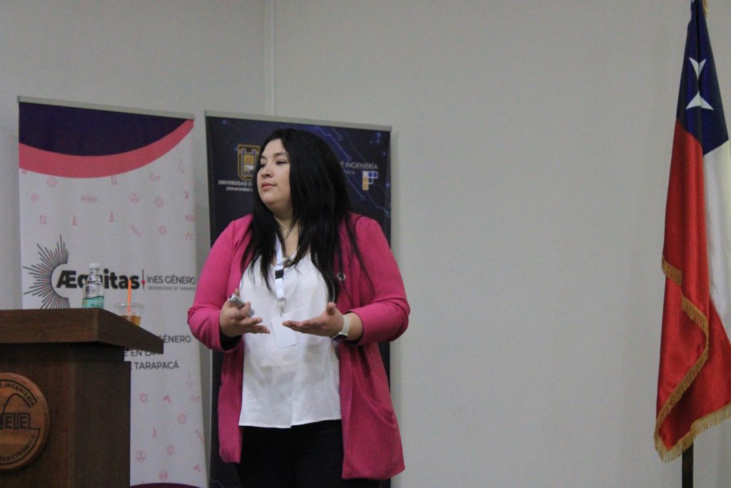 “Hack Yourself”: la charla de la destacada ingeniera Barbarita Lara que busca acercar a niñas y jóvenes a carreras STEM tuvo su versión en la Facultad de Ingeniería de la UTarapacá