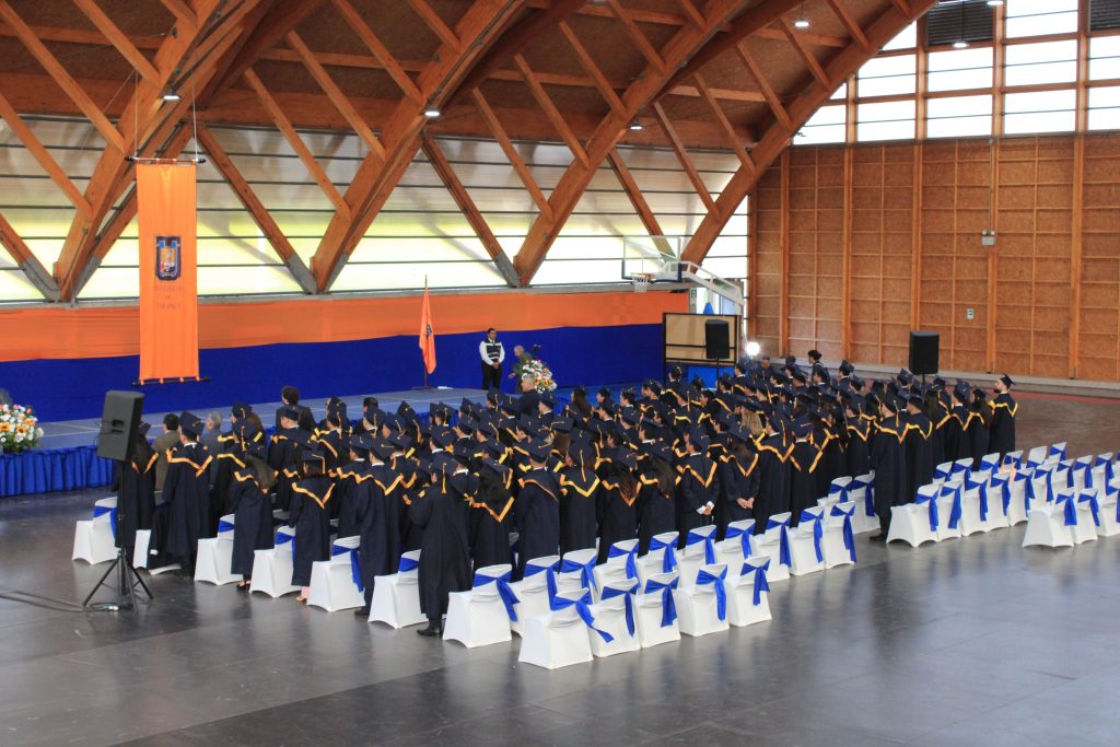 Más de 200 estudiantes de la Facultad de Ingeniería de la UTarapacá celebraron su ceremonia de titulación