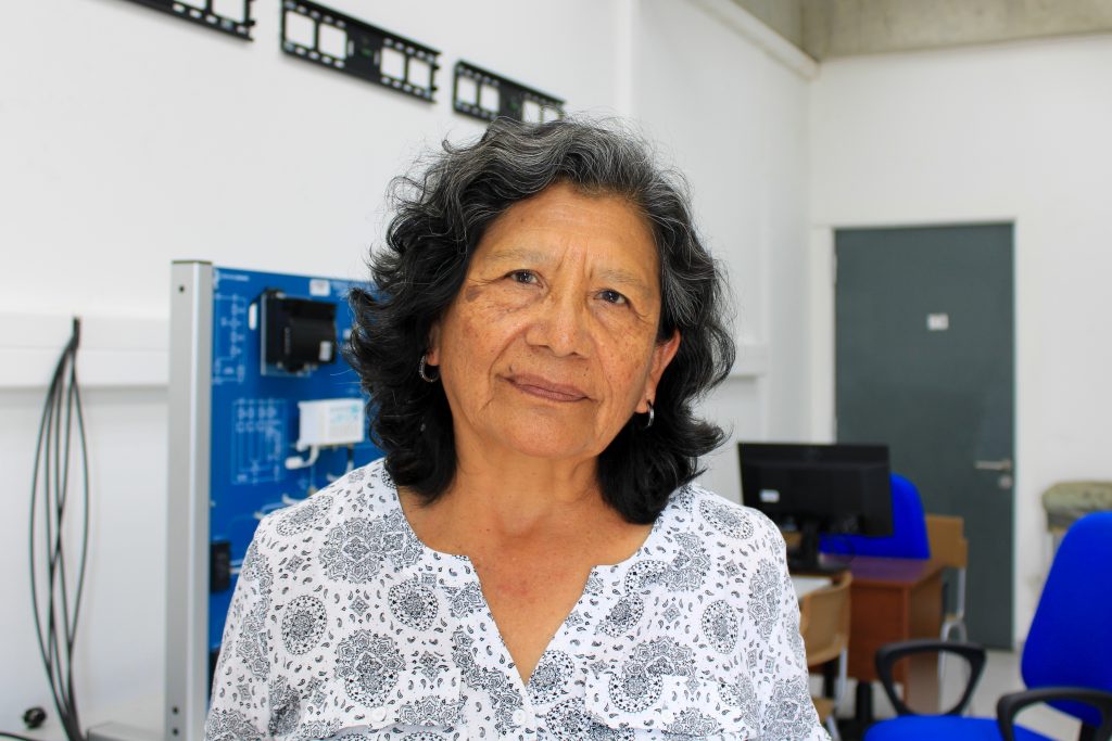 Gloria Castro, primera mujer instructora de Cisco en Chile: “En la zona rural, obviamente hay dificultades, en la zona urbana también, donde uno esté, pero si uno tiene las ganas de seguir adelante, eso se vence”
