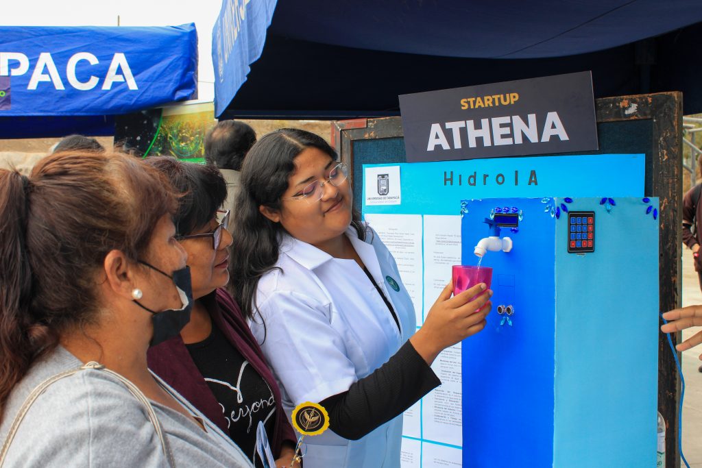 Doce proyectos de innovación fueron presentados por estudiantes de primer año en la Feria Tecnológica Startup Meeting DIEE 2024