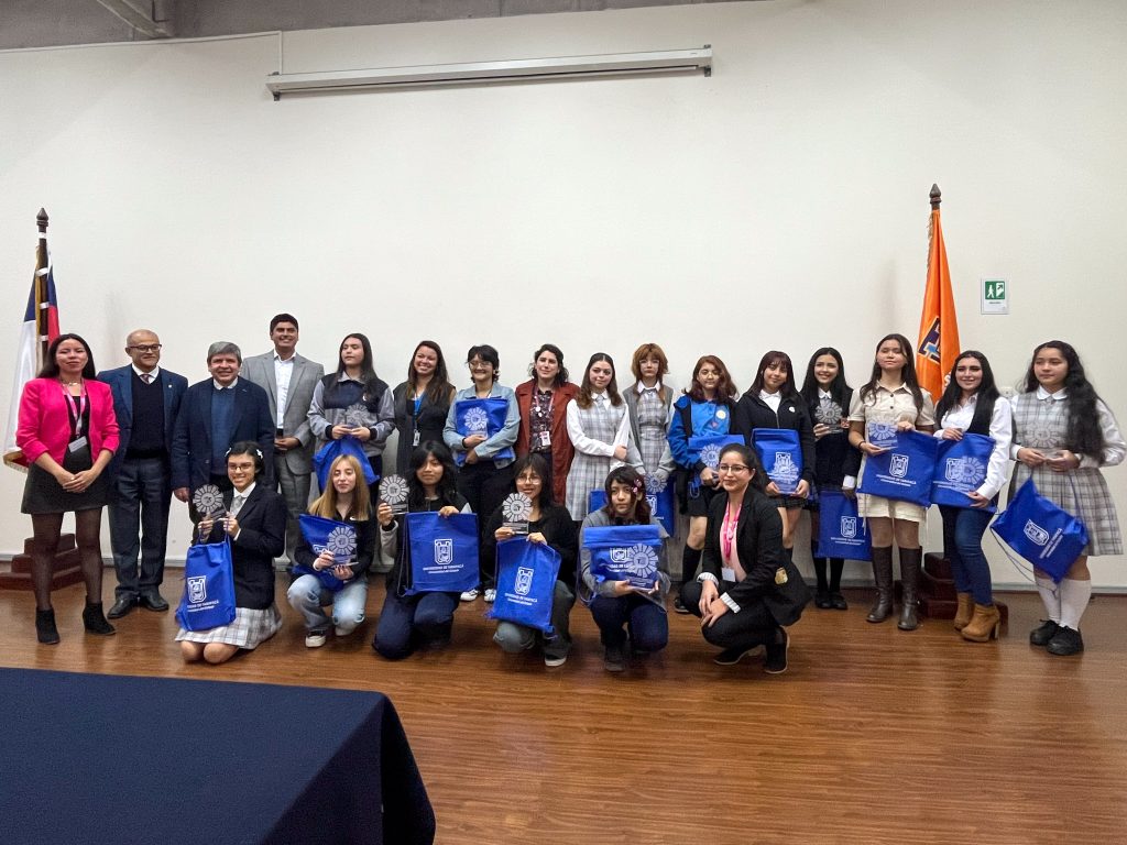 Innovación y Educación STEM: Equipos de alumnas de Technovation Girls en la UTarapacá destacan entre los 100 mejores del mundo