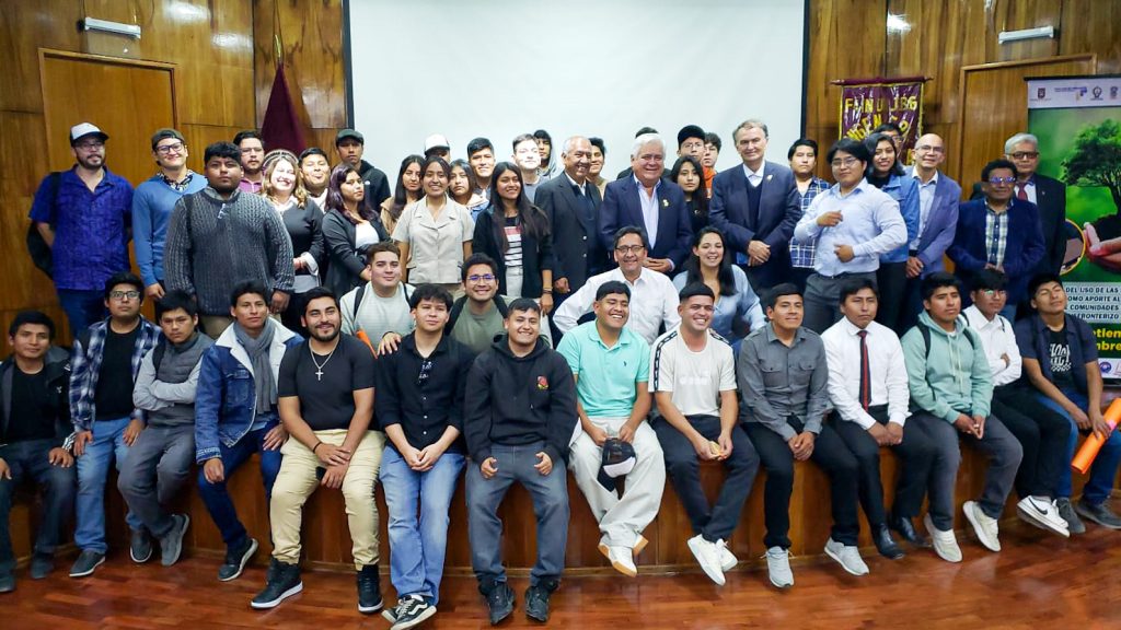 40 estudiantes de las Facultades de Ingeniería de la UTA y UNJBG son parte de programa enfocado en el desarrollo sostenible