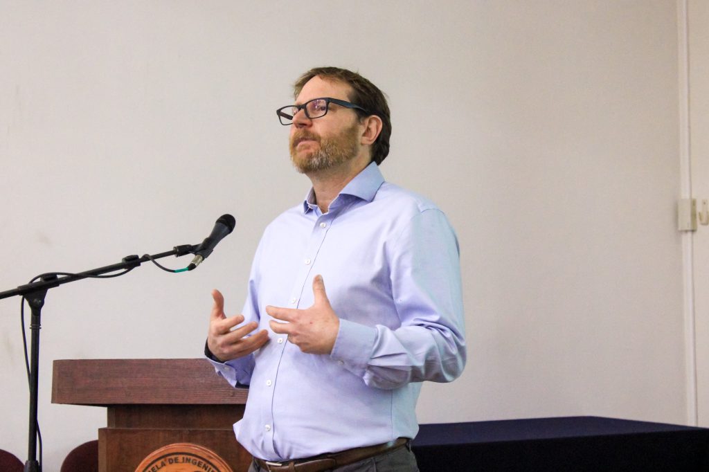 Realizan destacada Conferencia Internacional sobre Pensamiento Crítico en la Facultad de Ingeniería UTA