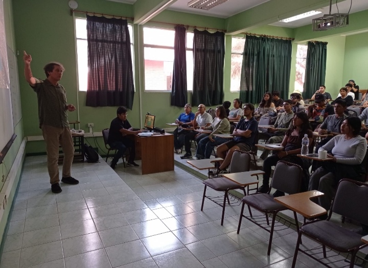 Facultades de Ingeniería y Ciencias Agronómicas de la UTA realizaron taller sobre el Sistema Lombrifiltro junto a experto de la Universidad de Chile